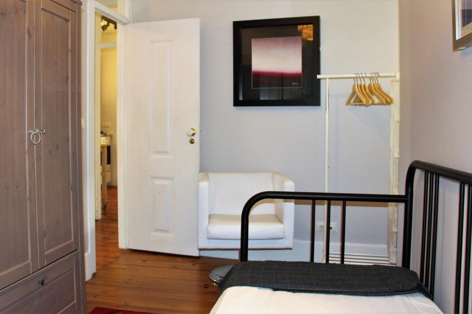 Sm1-happy At Hip Pr.real & Bair.alto + Private Patio! Apartment Lisbon